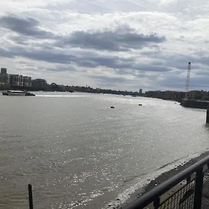  Homestay Limehouse Upon Thames In Great Location United Kingdom