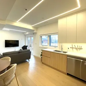  Apartment Modern Close To The With Parking Canada